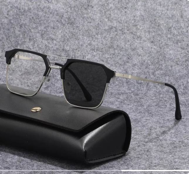 Photochromic Eyeglasses