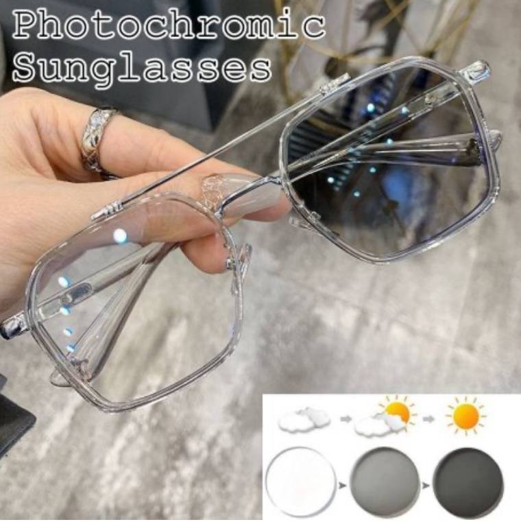 Photochromic Graded Glasses