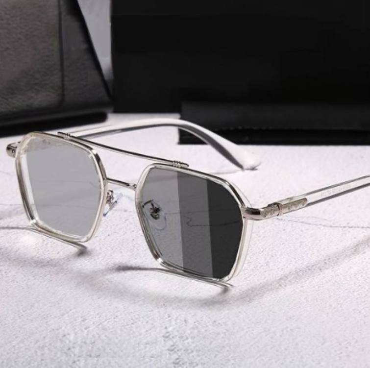 Photochromic Graded Glasses